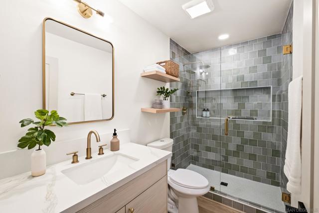 6737 Lipmann St, San Diego CA: https://media.crmls.org/mediaz/0e52fe2d-8399-474e-a607-cdb93bf5f32c.jpg