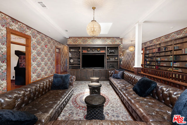 362 Bell Street, Los Alamos CA: https://media.crmls.org/mediaz/0e53a96d-67c3-4458-b967-b3605e9f043b.jpg