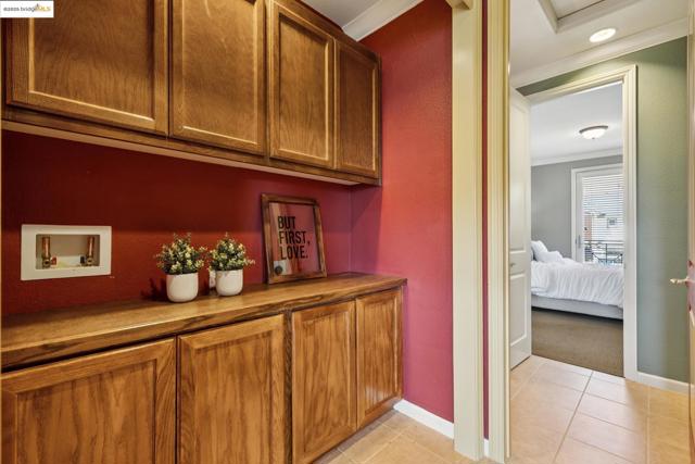 6686 Chalk Hill Ln, Vallejo CA: https://media.crmls.org/mediaz/0e53fa89-5f42-4df1-bead-398dad01a992.jpg