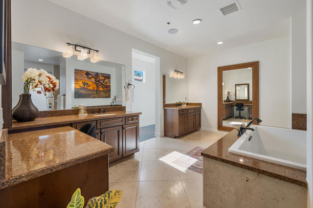 Image 48 of 83 For 2 Diamond Court