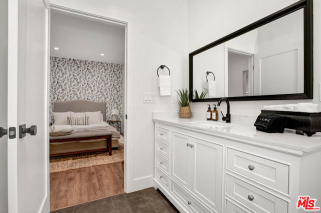 1837 N Brighton Street, Burbank CA: https://media.crmls.org/mediaz/0e54b718-93f3-4e9b-a451-13eaeb34600b.jpg