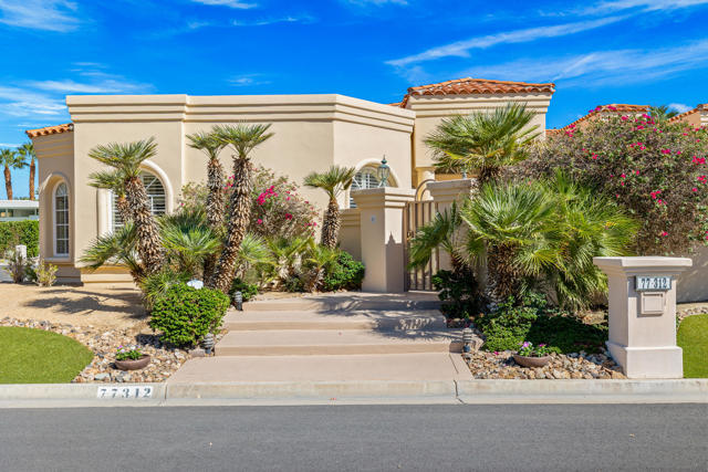 77312 Coyote Creek Path, Indian Wells CA: https://media.crmls.org/mediaz/0e55bcdc-a430-4d33-8d38-23e273f73482.jpg