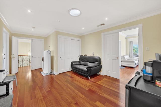 746 Jacaranda Circle, Hillsborough CA: https://media.crmls.org/mediaz/0e5605a8-7ed0-48fa-8375-5e40ceed43d4.jpg