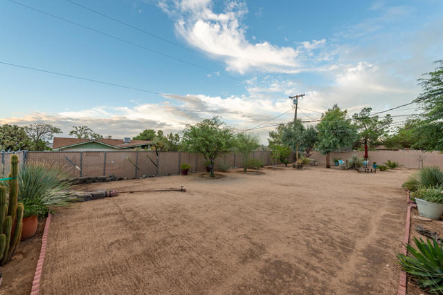 8395 Emerson Avenue, Yucca Valley CA: https://media.crmls.org/mediaz/0e562677-0af8-4e0d-b835-d3bc19eb8096.jpg