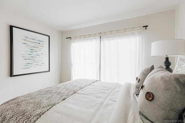 4652 Don Lorenzo Dr, Los Angeles CA: https://media.crmls.org/mediaz/0e563863-99c2-4ff5-9ea6-3dfbbc24e6c1.jpg