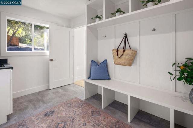 706 St Marys Road, Lafayette CA: https://media.crmls.org/mediaz/0e5680eb-dbb1-48c3-85bc-144270872dfa.jpg