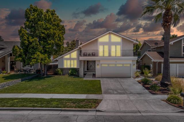 7188 Anjou Creek Circle, San Jose CA: https://media.crmls.org/mediaz/0e568882-0c23-4d4b-8463-7ed544e31c7e.jpg