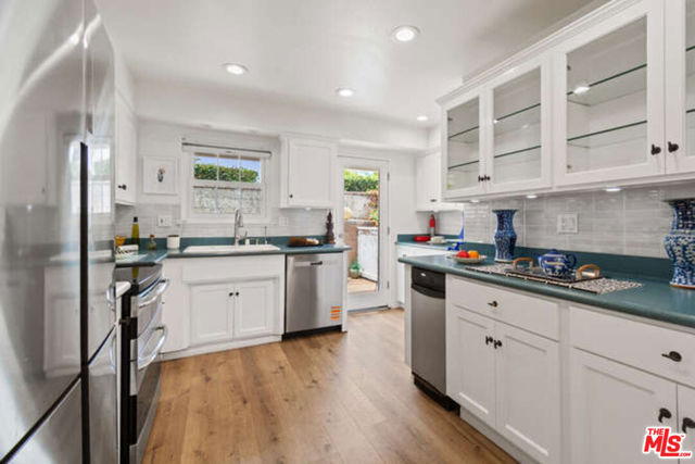 16951 Canyon Lane, Huntington Beach CA: https://media.crmls.org/mediaz/0e568beb-5531-490f-ad57-f7e29382351e.jpg