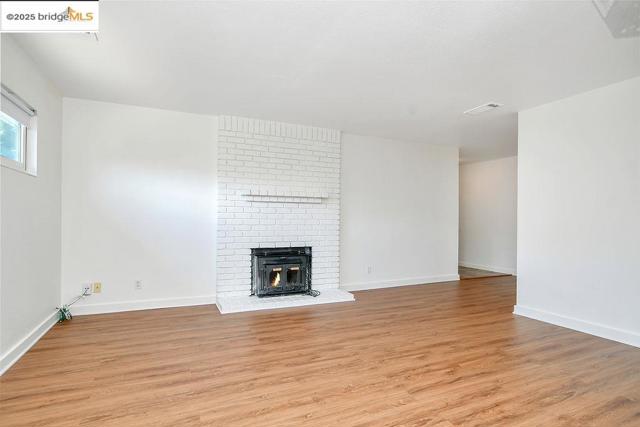 1205 Putnam Street, Antioch CA: https://media.crmls.org/mediaz/0e56d500-2315-4150-9e86-db071c60e48e.jpg