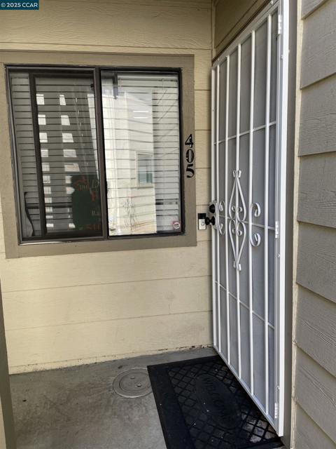 405 405 Weymouth, Hercules CA: https://media.crmls.org/mediaz/0e57fd7f-1b75-459b-a0c0-af400e32b901.jpg