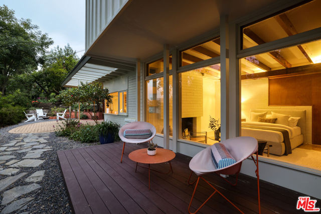 7349 Pacific View Drive, Los Angeles CA: https://media.crmls.org/mediaz/0e57fe5e-63e5-4c85-8bac-71a5c002a713.jpg