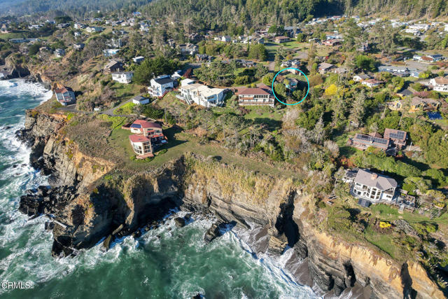 Detail Gallery Image 4 of 31 For 38882 Honey Run Ln, Gualala,  CA 95445 - 1 Beds | 1 Baths