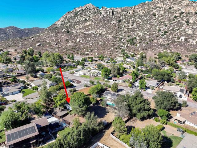 25119 Como Esta Court, Ramona CA: https://media.crmls.org/mediaz/0e58464e-1194-469c-bb91-489b417740a5.jpg