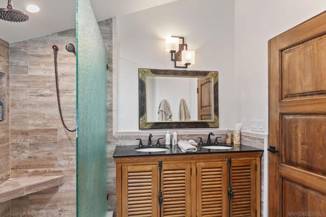 14817 Arroyo Rosita, Rancho Santa Fe CA: https://media.crmls.org/mediaz/0e58a844-17e9-4788-9ec5-756c09dd49da.jpg