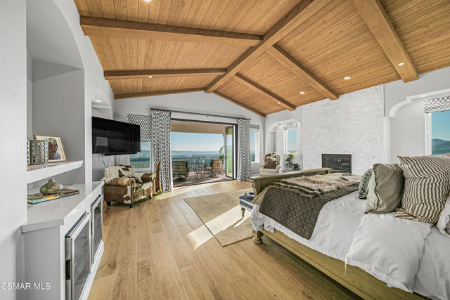1451 E La Loma Avenue, Somis CA: https://media.crmls.org/mediaz/0e58b002-e9ec-4d2f-b465-173ef3734154.jpg