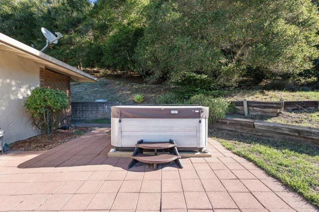 4760 Soquel Creek Road, Soquel CA: https://media.crmls.org/mediaz/0e596045-ee89-4978-aeed-1d88e5f3928c.jpg