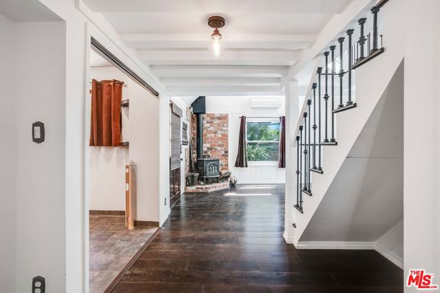 638 N Topanga Canyon Boulevard, Topanga CA: https://media.crmls.org/mediaz/0e59986e-feca-4d74-8332-776819022654.jpg