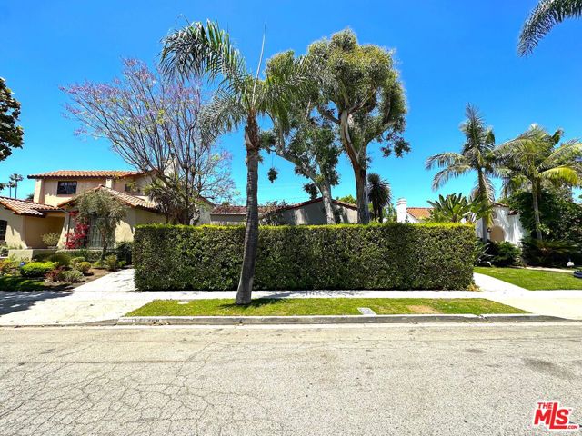 9019 Rosewood Avenue, West Hollywood CA: https://media.crmls.org/mediaz/0e59ca15-c435-4128-b8f9-fcc08f55a7f4.jpg
