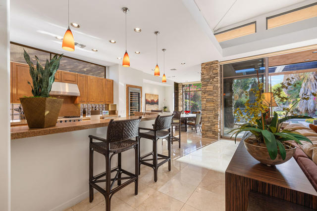 1134 Lake Vista, Palm Desert CA: https://media.crmls.org/mediaz/0e5a26d4-56f0-40a0-8b4c-5290906ccbc0.jpg