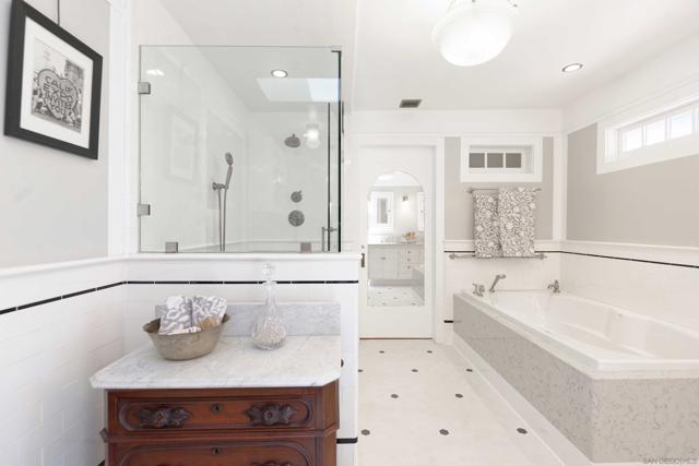 3574 7th Avenue, San Diego CA: https://media.crmls.org/mediaz/0e5ade01-d6f1-4490-b284-6d481bdad45f.jpg