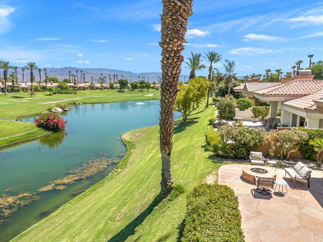461 White Horse Trail, Palm Desert CA: https://media.crmls.org/mediaz/0e5adf91-de59-4911-808c-ce1b13a5e026.jpg