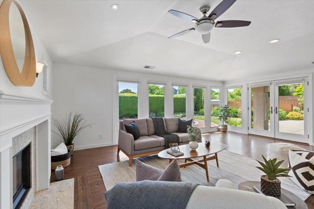 539 Los Ninos Way, Los Altos CA: https://media.crmls.org/mediaz/0e5c14a4-f5a3-467c-ad16-ab8242a62199.jpg