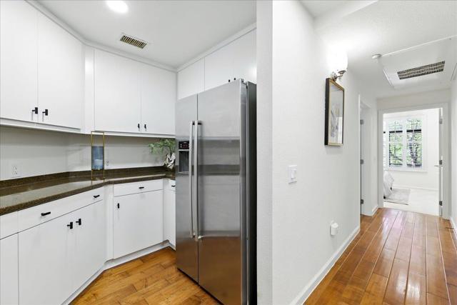 10745 N De Anza Boulevard, Cupertino CA: https://media.crmls.org/mediaz/0e5c5d5f-dc1a-4a30-bcf6-3d10bbe037dc.jpg