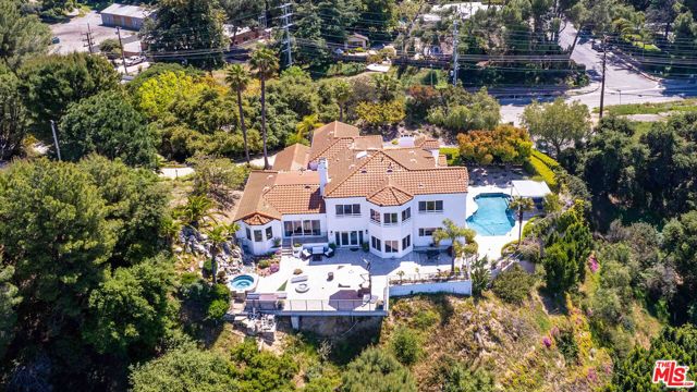 16519 Mulholland Drive, Los Angeles, California 90049, 6 Bedrooms Bedrooms, ,5 BathroomsBathrooms,Single Family Residence,For Sale,Mulholland,24407761