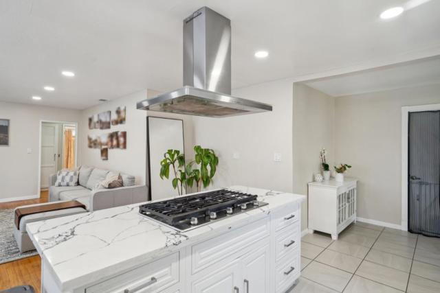 32027 Carroll Avenue, Hayward CA: https://media.crmls.org/mediaz/0e5d003d-a1d3-4051-bcbb-3ddaf97fba1b.jpg
