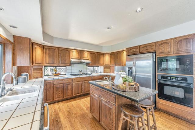 1881 Grand Teton Drive, Milpitas CA: https://media.crmls.org/mediaz/0e5d3e90-f011-4df5-a0f2-cb5acd27bf8f.jpg