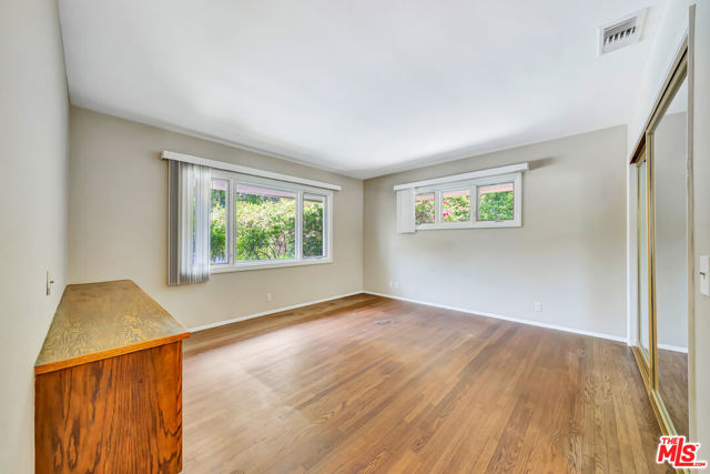 1100 Rodeo Road, Arcadia CA: https://media.crmls.org/mediaz/0e5d4550-b9af-4ac0-bdae-016034ed7cc4.jpg