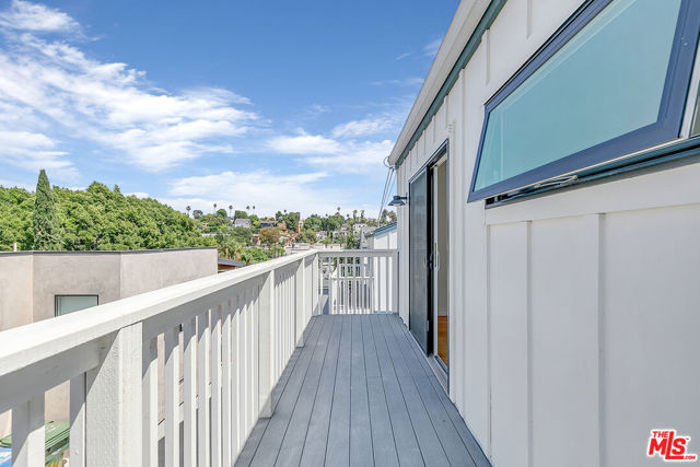 746 N Dillon Street, Los Angeles CA: https://media.crmls.org/mediaz/0e5d5efe-07a9-4749-84ce-a30fed26171c.jpg