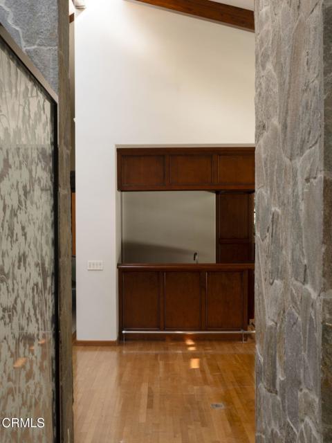 921 Chapea Road, Pasadena CA: https://media.crmls.org/mediaz/0e5d7e5c-a277-4d20-a3af-d842cffb3214.jpg