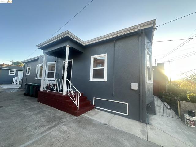 Image 2 of 40 For 1075 47th St