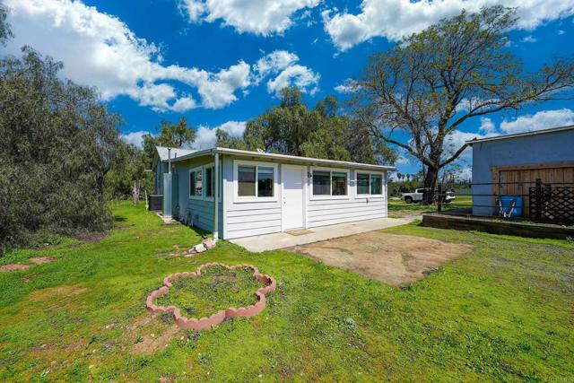 2156 Montecito Road, Ramona CA: https://media.crmls.org/mediaz/0e5e5d88-aae3-4047-9bdc-9473942a9b00.jpg