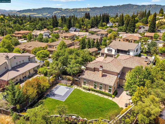 837 O'Brien Place, Danville CA: https://media.crmls.org/mediaz/0e5f6e2c-5db4-4a8c-a22d-0690c1e505f8.jpg