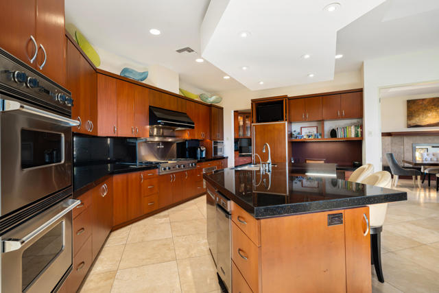 950 Andreas Canyon Drive, Palm Desert CA: https://media.crmls.org/mediaz/0e5f6f5d-62b8-4164-beaa-8aa67f583060.jpg