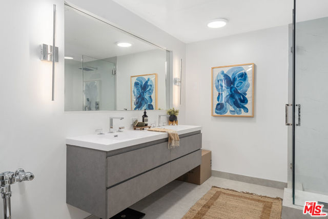 1046 Princeton Drive, Marina del Rey CA: https://media.crmls.org/mediaz/0e5fcd41-0d3c-4a9c-83c3-f25322902855.jpg