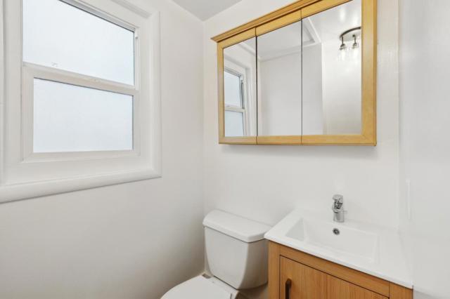 1117 Chula Vista Avenue, Burlingame CA: https://media.crmls.org/mediaz/0e5fee53-10e7-41e1-b2b1-e2cbf4735b47.jpg