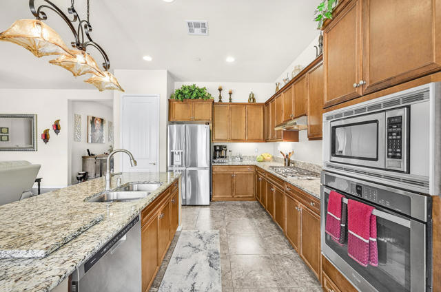 81662 Corte Valdemoro, Indio CA: https://media.crmls.org/mediaz/0e6004c0-def3-49c3-a557-29fbb6ab3096.jpg