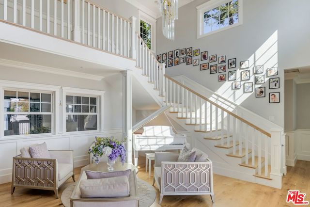 Image 3 of 35 For 5523 Longridge Avenue