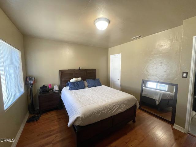 136 S Roosevelt Avenue, Oxnard CA: https://media.crmls.org/mediaz/0e61c3f8-6f71-4643-8f4a-0192bdbd13ec.jpg