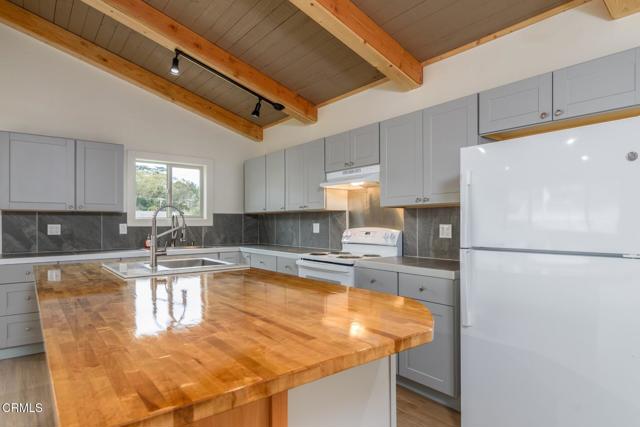 340 Main Street, Point Arena CA: https://media.crmls.org/mediaz/0e61d45b-a5fc-49dc-82d2-3184f4cc2efe.jpg