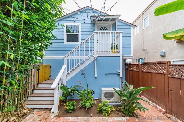 453 Westbourne St, La Jolla CA: https://media.crmls.org/mediaz/0e626080-340a-4fdd-855c-aeff8e6aef53.jpg