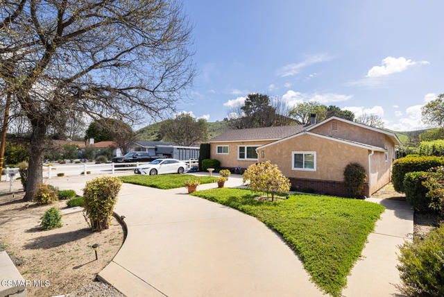 5356 Chesebro Road, Agoura Hills CA: https://media.crmls.org/mediaz/0e628b14-58ad-46b9-ab1e-f6128dccd0b5.jpg
