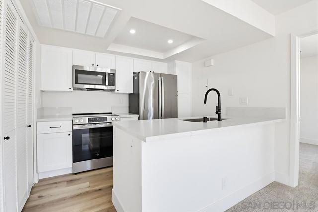 742 Eastshore Ter, Chula Vista CA: https://media.crmls.org/mediaz/0e629225-24d4-48eb-96dd-9d3067721d7d.jpg