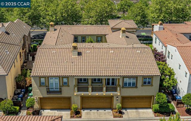 7774 Stoneleaf Rd, San Ramon CA: https://media.crmls.org/mediaz/0e631584-e7fe-4fbd-95e2-0af5aa5d7792.jpg