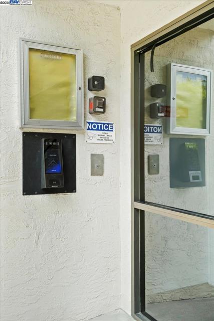 2133 Santa Clara Ave, Alameda CA: https://media.crmls.org/mediaz/0e63794d-3c4e-46d1-a85e-407fa394b1b4.jpg