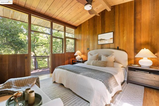 1 Kittiwake Rd, Orinda CA: https://media.crmls.org/mediaz/0e63f271-e10a-408f-b54a-9338e502fde8.jpg