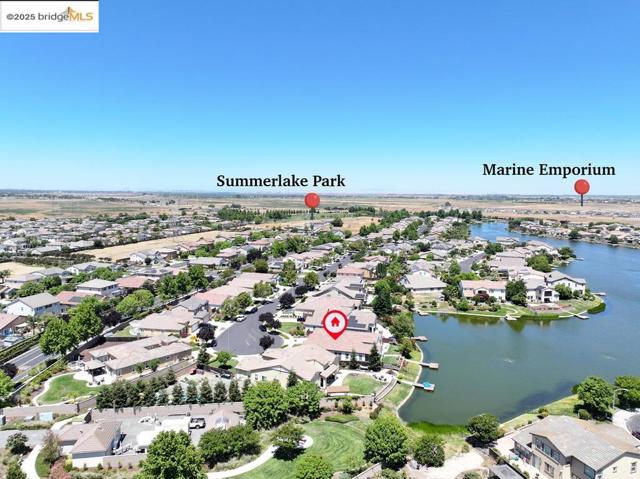 133 Clear Lake Ct, Oakley CA: https://media.crmls.org/mediaz/0e651cb1-0743-49c1-a4f5-c7a36f39698a.jpg